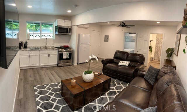 Foto principal - 723 N Quince Ave