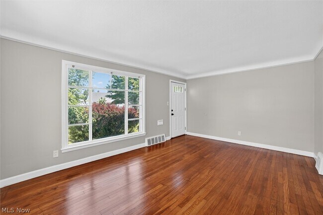 Foto del edificio - 13776 Shady Oak Blvd
