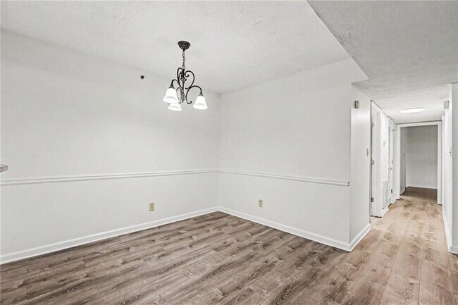 Foto del edificio - 3960 Riverlook Pkwy SE