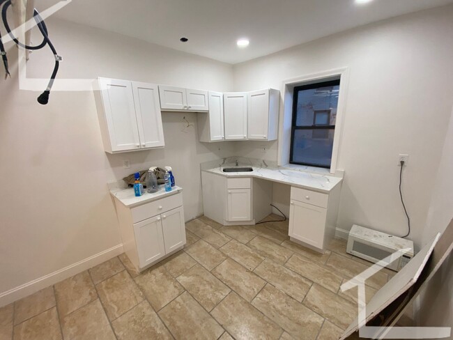 Building Photo - Renovated and Affordable Brighton 4 Bed/2 ...