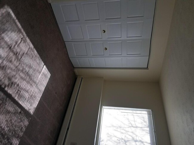 Interior Photo - Sheridan Park and Holiday Manor