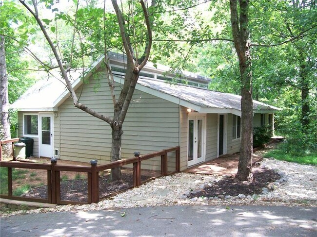 Building Photo - 372 Azalea Ridge