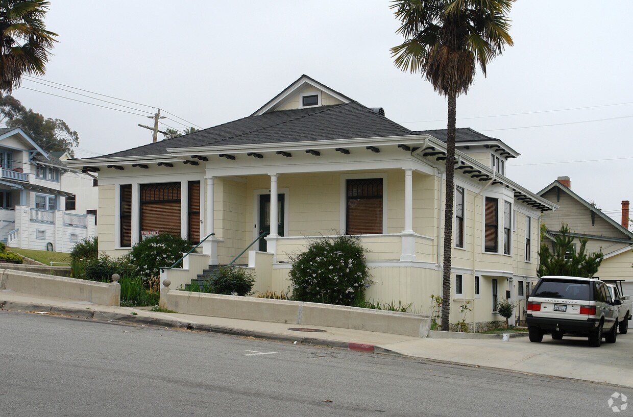Building Photo - 92 N Fir St