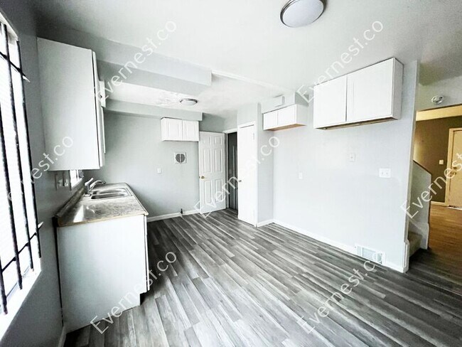Building Photo - 15380 Meyers Rd