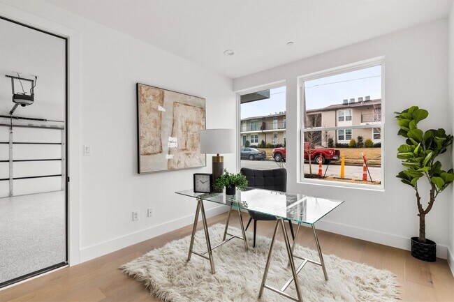 Foto del edificio - 815 E 5th St