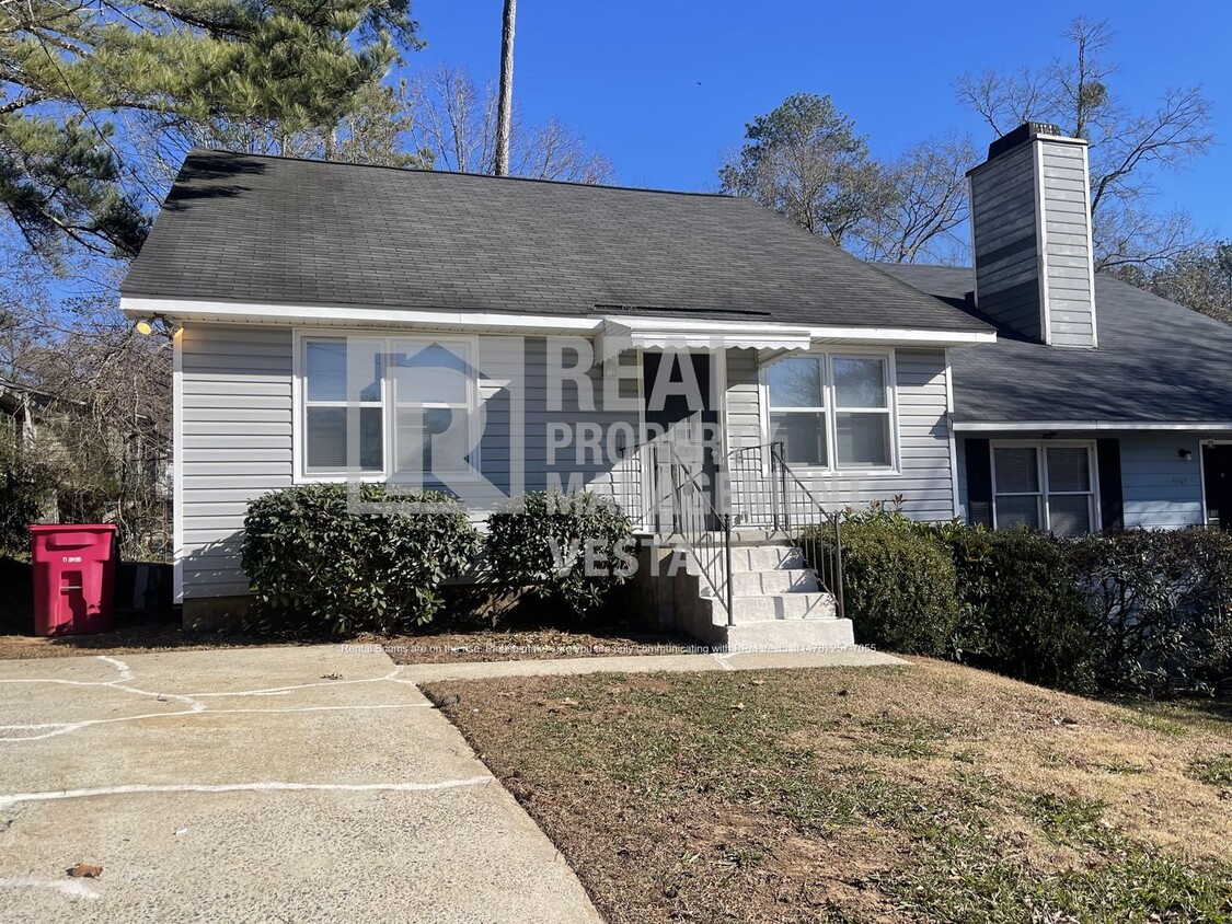 Foto principal - Two Bedroom Townhome In North Macon!