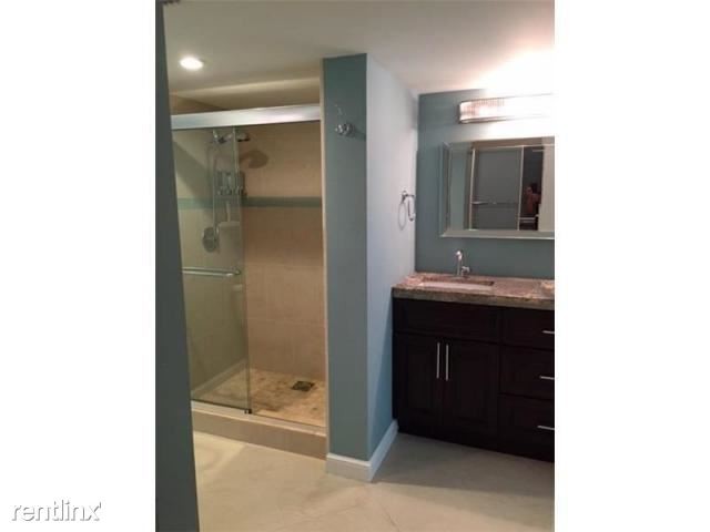Building Photo - 2 br, 2 bath  - 6061 Balboa Cir