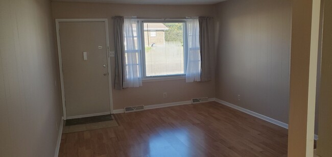 Foto del edificio - 2bd, 1 ba duplex, central N Columbia near ...