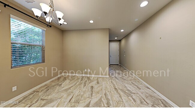 Foto del edificio - 5644 E Ansel Ave