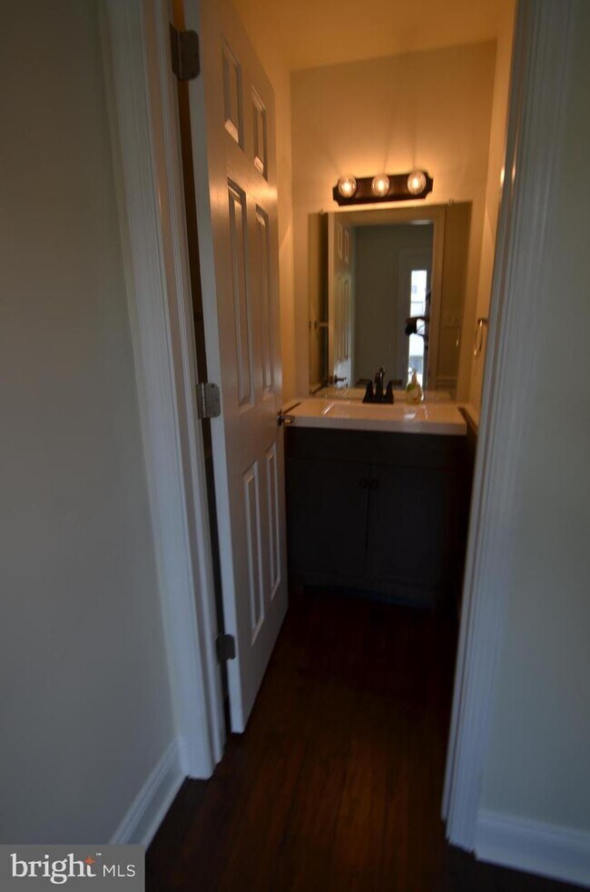 Foto del edificio - 904 Coventry Pointe Ln