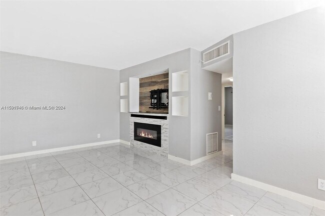 Building Photo - 2040 NW 81st Ave