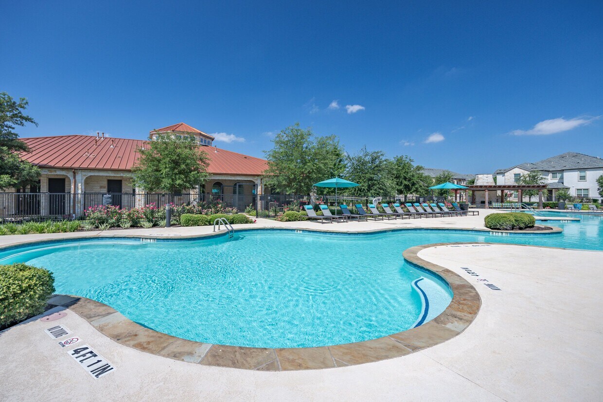 Century Stone Hill North Apartments in Pflugerville, TX