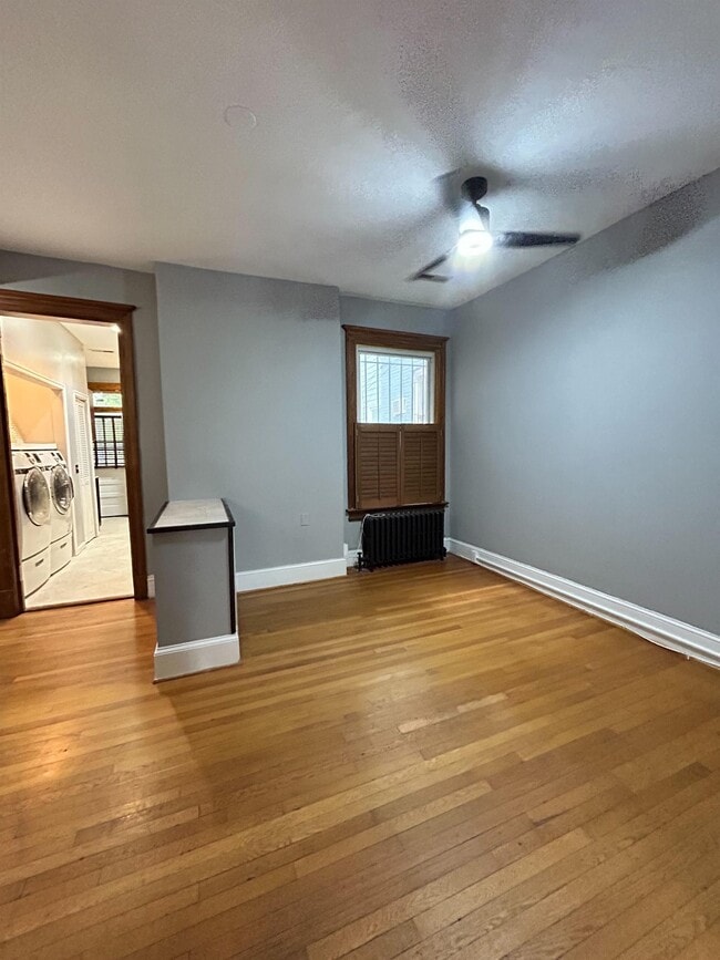 Foto del edificio - 1437 E Capitol St SE