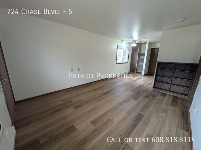 Foto del edificio - 724 Chase Blvd