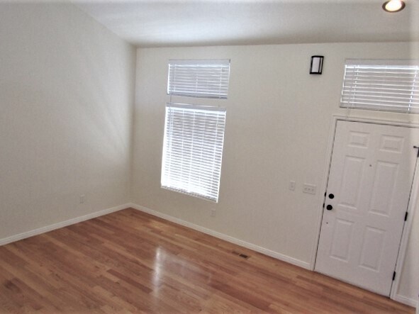 Building Photo - 194 W 1430 N