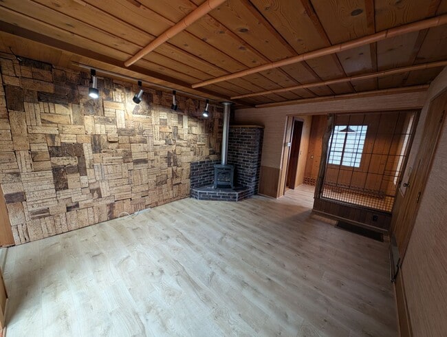 Building Photo - Rent Your Own Oasis! Available Now!