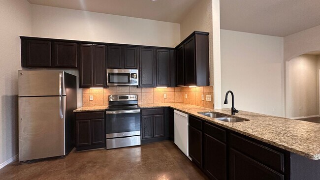 Building Photo - 208-210-210 Kaspar Way