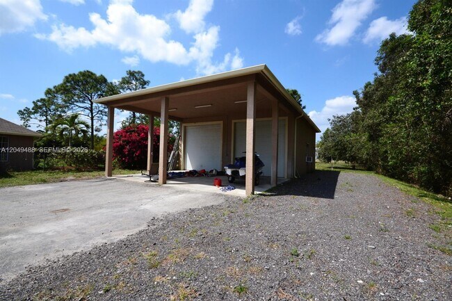 Building Photo - 17569 89th Pl N