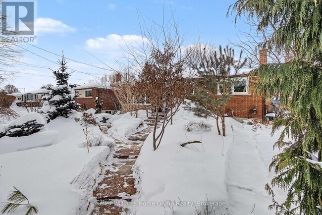 Photo du bâtiment - 34 Julia Dr