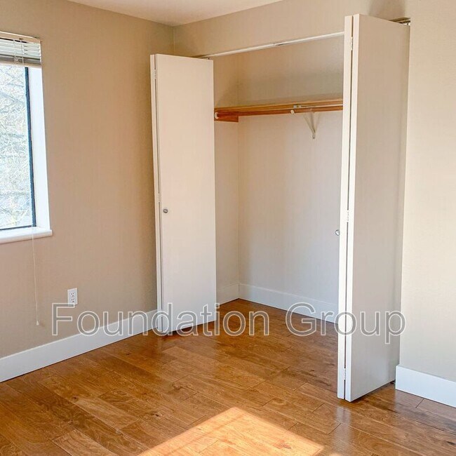 Foto del edificio - 9400 Roosevelt Way NE