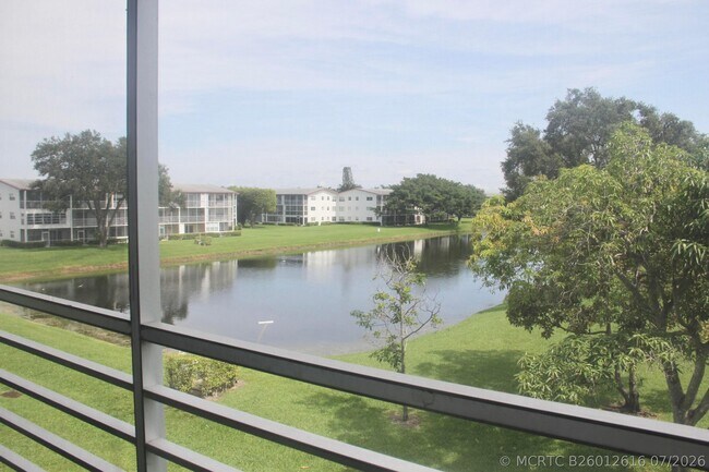 Foto del edificio - 454 Fanshaw K