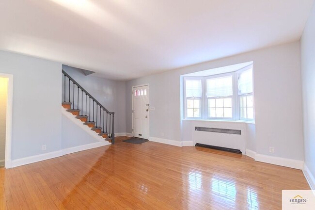 Building Photo - 1539 Ralworth Rd