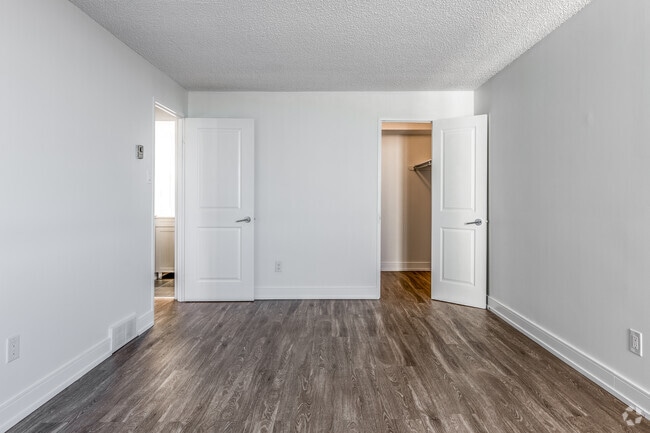 2 chambres, 1 salle de bain - 98 m² - Chambre principale - 340 Colborne Street