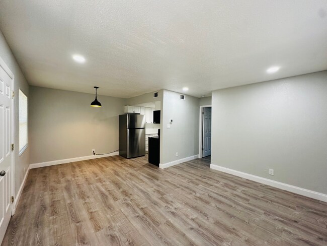 Foto del edificio - 618 93rd Ave N