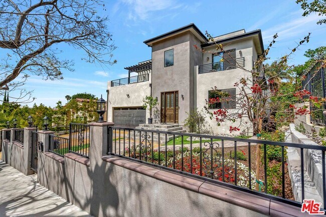 Foto del edificio - 1949 N Oxford Ave