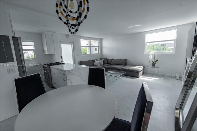 Foto del edificio - 301 Jefferson Ave