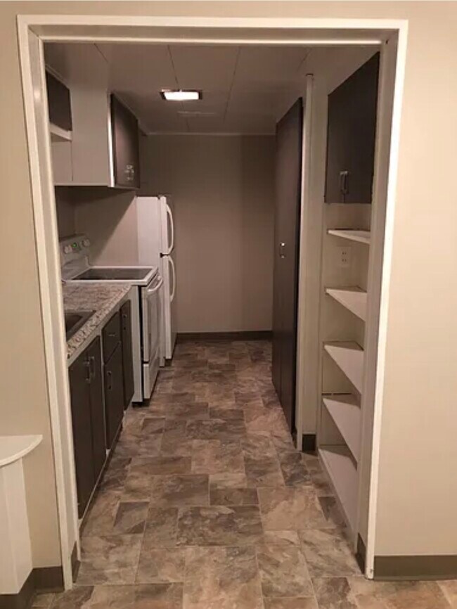Foto del edificio - 2414-2424 Orleans Ave