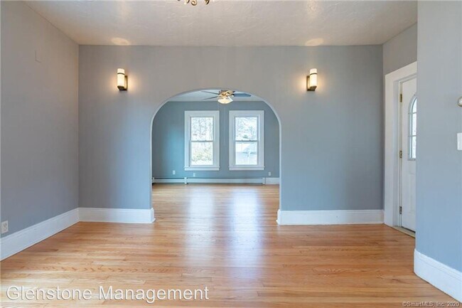 Foto del edificio - 4 br, 1 bath House - 25 Ingraham Place