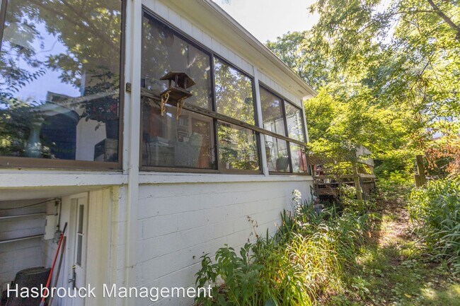 Building Photo - 2 br, 1 bath House - 604 McIntire Road