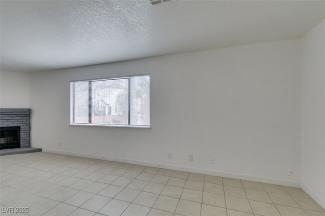 Building Photo - 6987 Mendon Ln