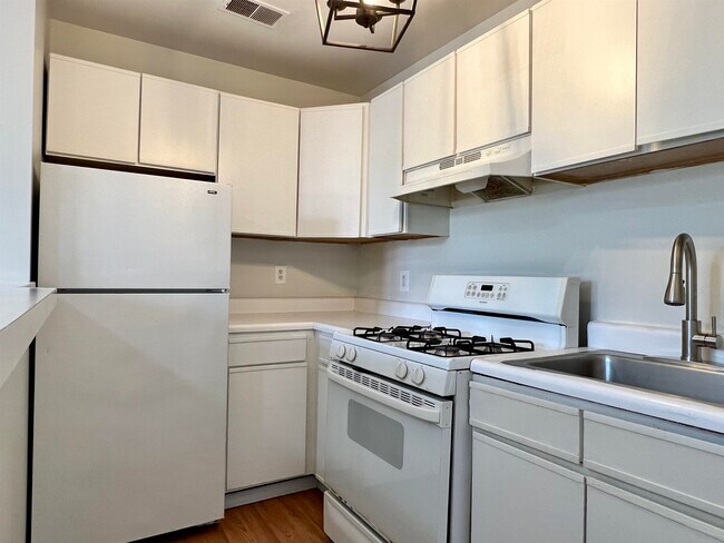 Foto del edificio - 346-48 Paterson Plank Rd