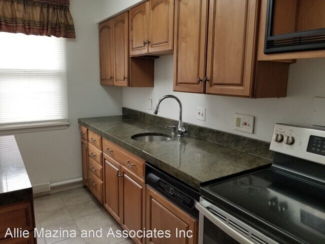 Foto del edificio - 2 br, 1 bath House - 13785 Cedar Rd.