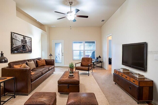 Foto del edificio - 4023 Island Lakes Dr