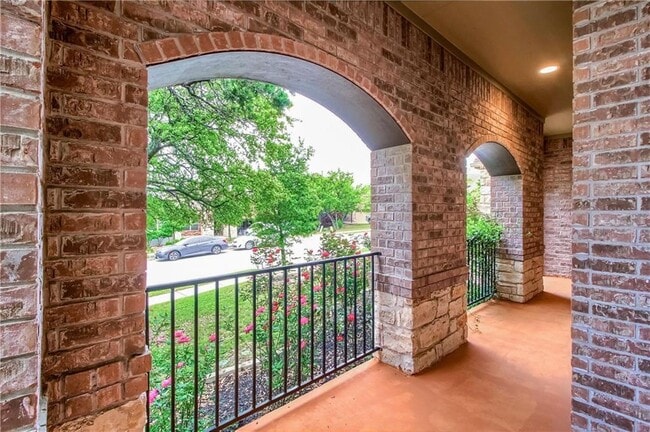 Building Photo - 8700 Evelina Trail