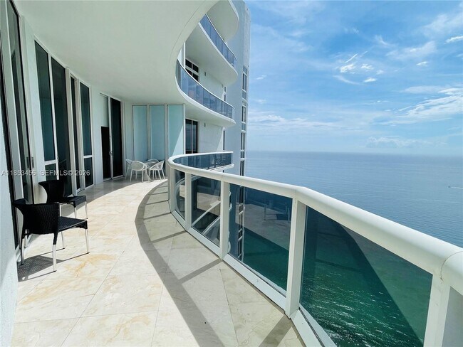 Foto del edificio - 16001 Collins Ave