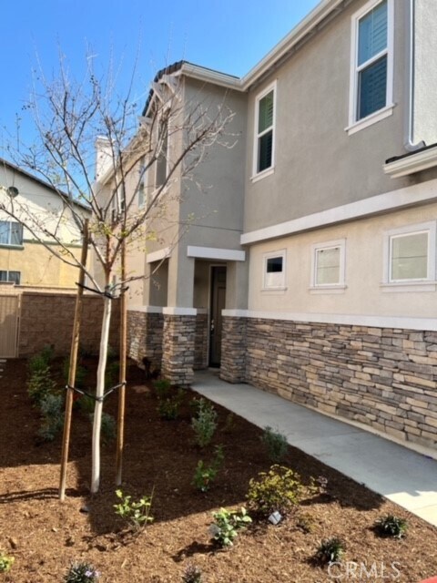 Building Photo - 869 Avila Wy