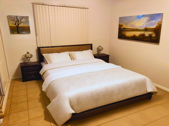 Foto del edificio - 843 W Walnut Ave