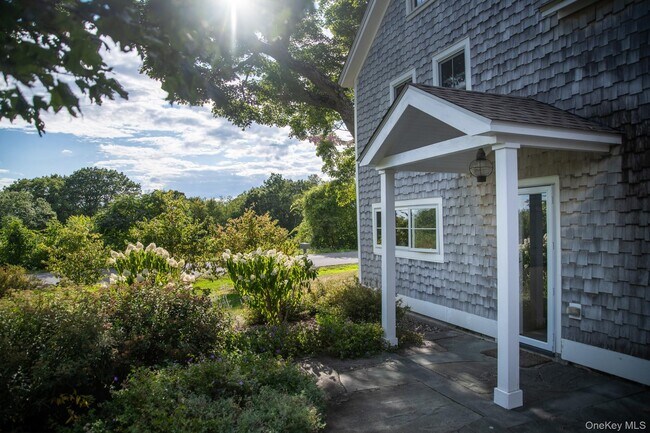 Foto del edificio - 314 Schoolhouse Rd