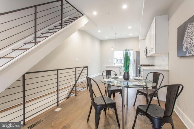 Building Photo - 542 Pierce St