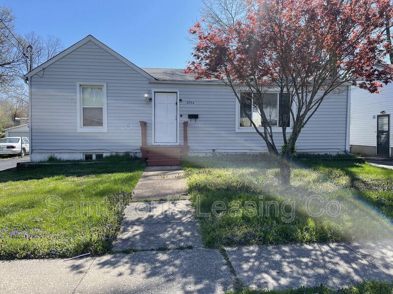 Primary Photo - 2724 Pasteur Ave
