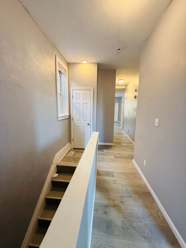 Foto del edificio - 5345 Wells Ave