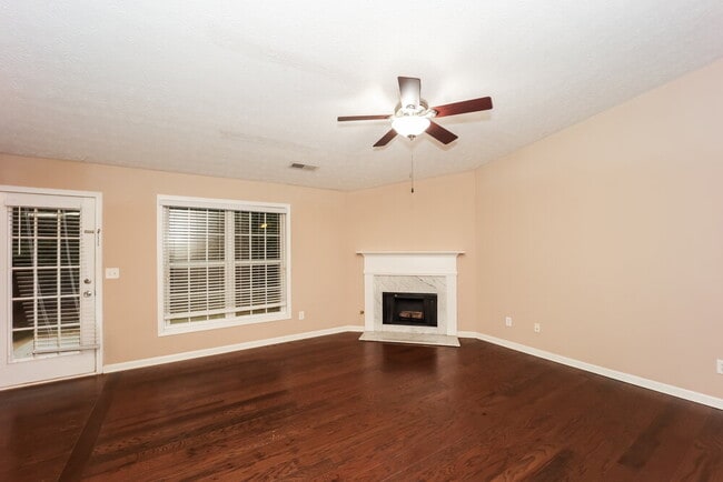 Building Photo - 75 Bellaire Ln