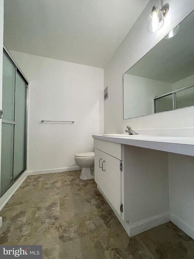 Building Photo - 503 Stockton Ct