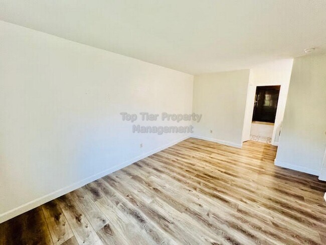 Building Photo - **DISCOUNTED DEPOSIT** Beautifully Upgrade...