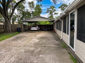 Building Photo - 9332 Derrik Dr