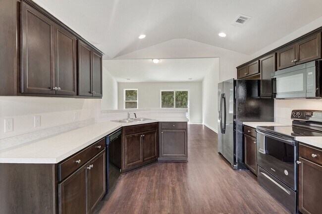 Building Photo - Hartford - Statesboro 3 Bed 2 Bath